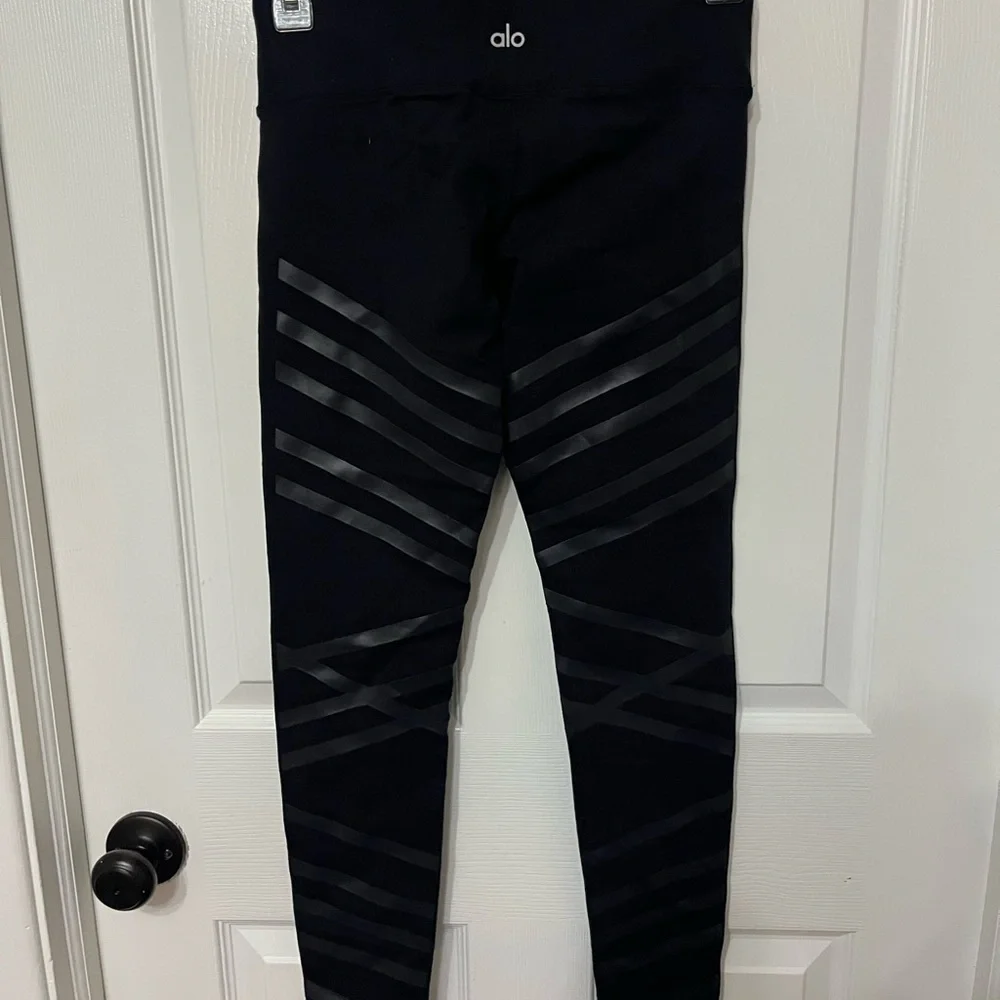 Alo Yoga | Airbrush Lineal Stripe Leggings black‎ size XS